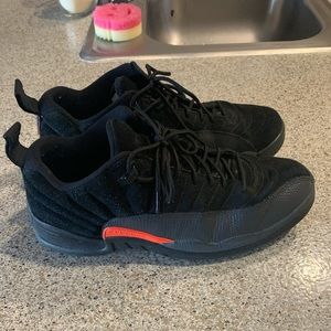 Jordan 12 low max orange size 10.5